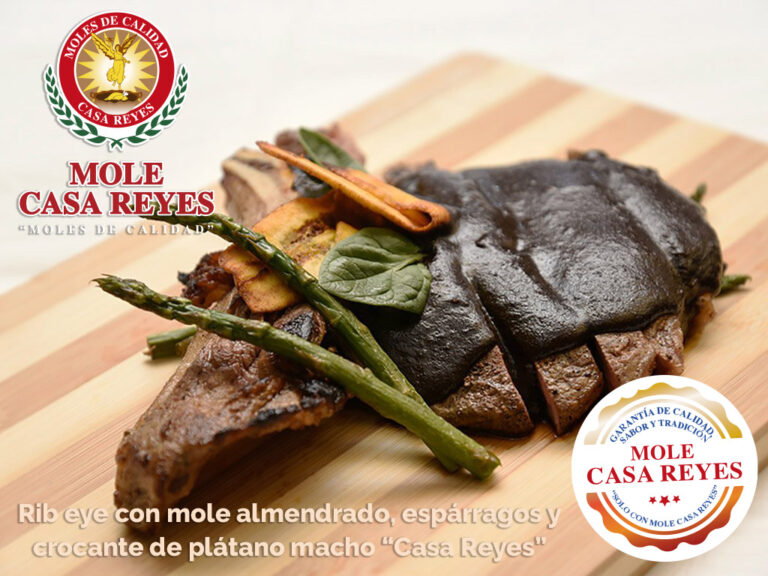 Rib eye con mole almendrado